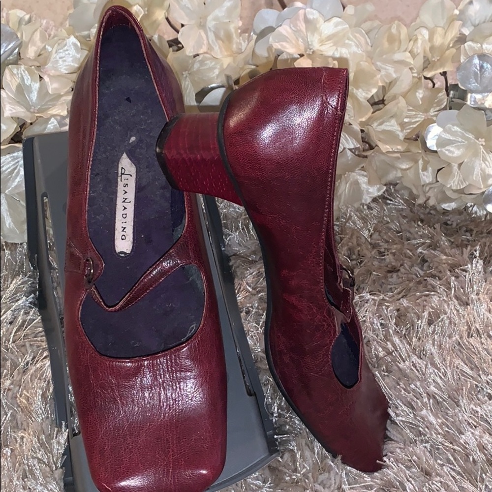 Lisa Nading Shoes - Picture 3 of 6